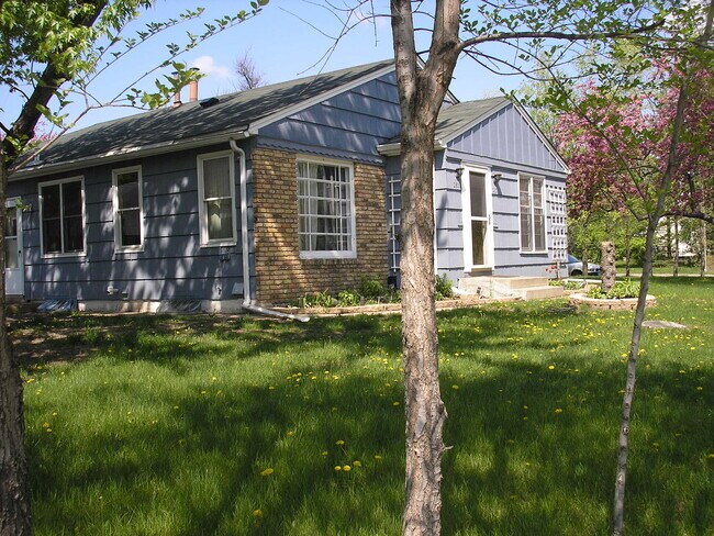 2824 Texas Ave S, Unit 2824 Texas Ave So