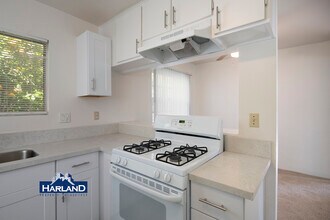 2112 Thomas Ave in San Diego, CA - Building Photo - Building Photo