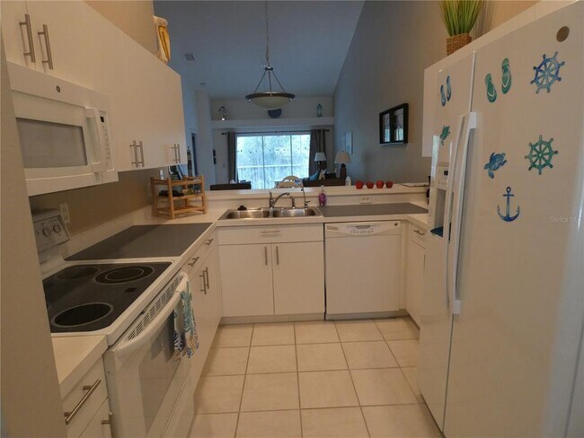 4655 Tower Hill Ln in Sarasota, FL - Building Photo - Building Photo