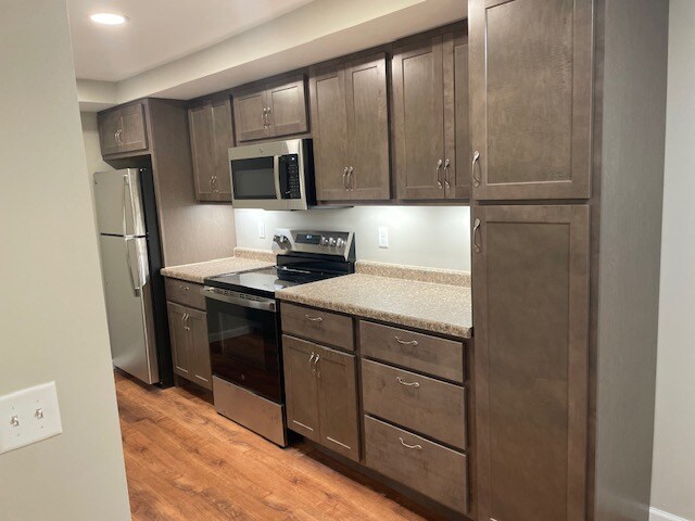 309-345 Island Dr in Madison, WI - Building Photo