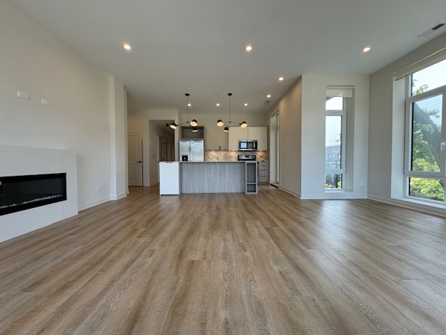 4177 W Belmont Ave, Unit 103 in Chicago, IL - Building Photo - Building Photo