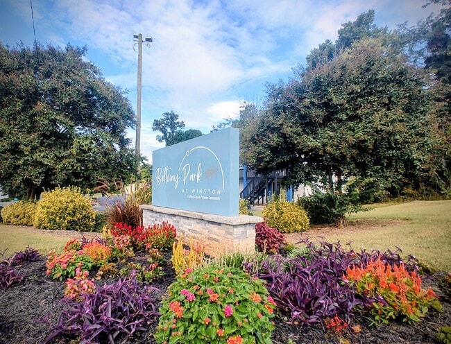Beltway Park at Winston in Winston-Salem, NC - Foto de edificio - Building Photo