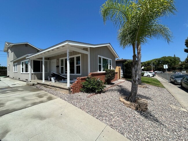 5074 Rockford Dr