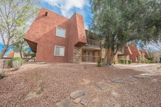 4921 Indian River Dr in Las Vegas, NV - Building Photo - Building Photo