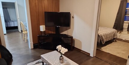 407 16th Ave in Charles City, IA - Building Photo - Building Photo