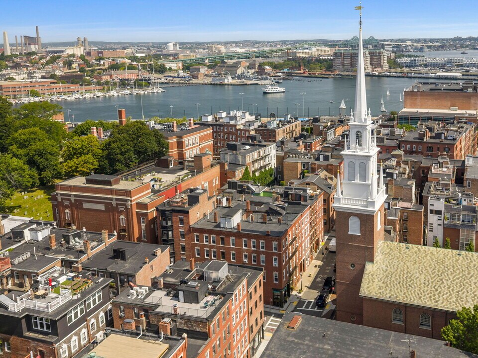 176 Salem St, Unit 2 in Boston, MA - Foto de edificio