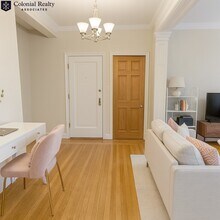 25 Gibbs St in Brookline, MA - Foto de edificio - Building Photo