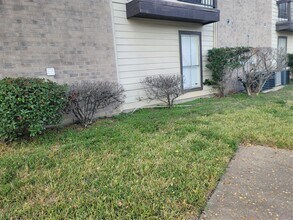 12615 Brookglade Cir in Houston, TX - Building Photo - Building Photo