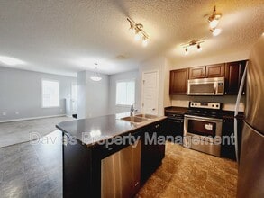 21912-21990 90 Ave NW in Edmonton, AB - Building Photo - Building Photo