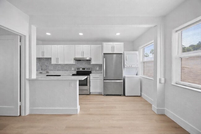 property at 412 SE 16th St