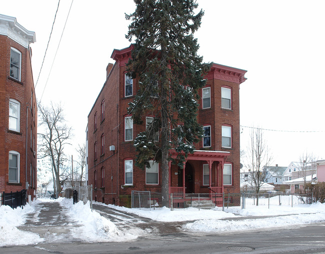 49 Benton St in Hartford, CT - Building Photo - Building Photo