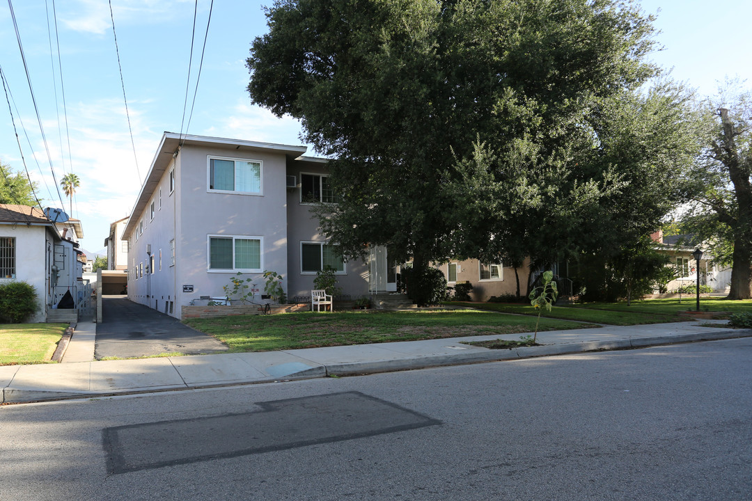 707 E Windsor Rd in Glendale, CA - Building Photo