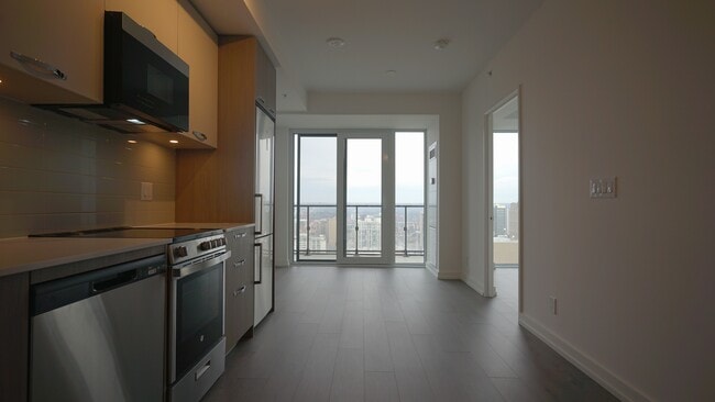 75-3175 James St S in Hamilton, ON - Building Photo - Building Photo