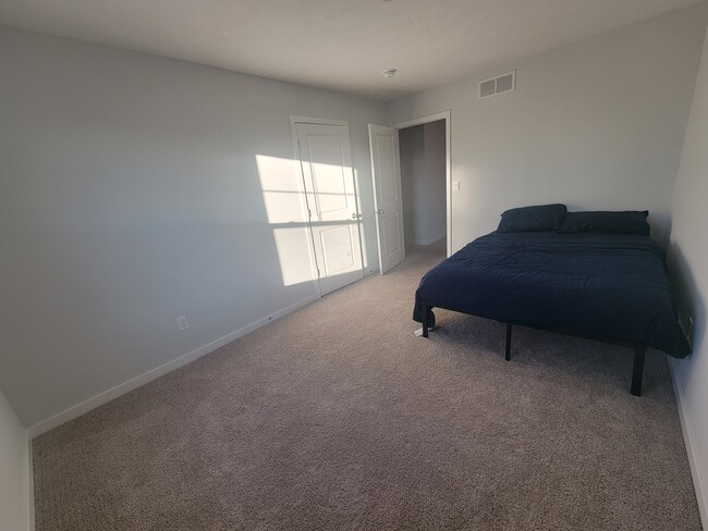 131 Natalie Ln in Granville, OH - Building Photo - Building Photo