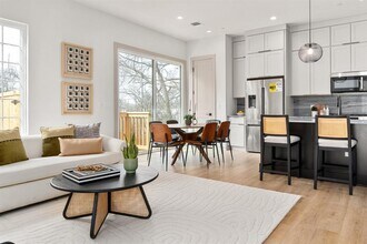 1736 Bunche Rd in Austin, TX - Building Photo - Building Photo