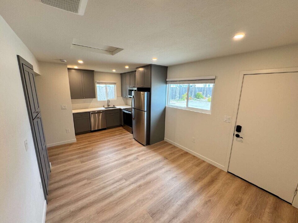 1560 S 13th St in Oceano, CA - Building Photo