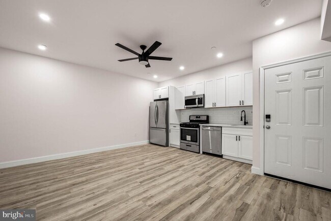 property at 437-39 W Girard Ave
