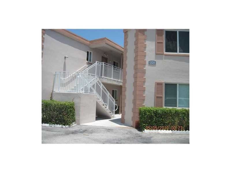 1320 Miami Rd in Fort Lauderdale, FL - Foto de edificio
