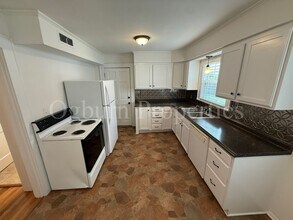 2105 Queen St in Winston-Salem, NC - Building Photo - Building Photo