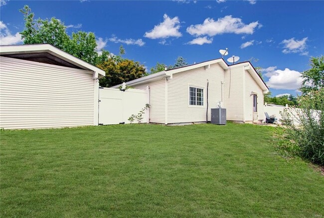 591 Britmore Ct in Florissant, MO - Building Photo - Building Photo