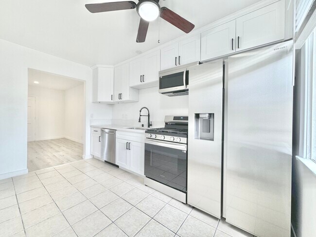 1600 Chestnut Ave in Long Beach, CA - Building Photo - Building Photo