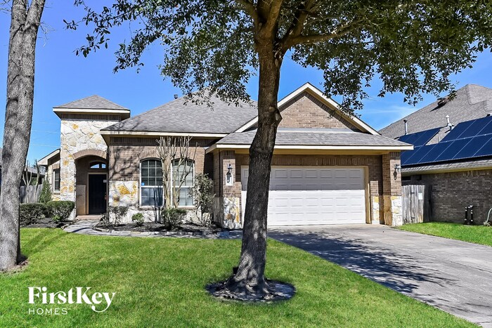 11114 Roundtable Dr in Tomball, TX - Building Photo