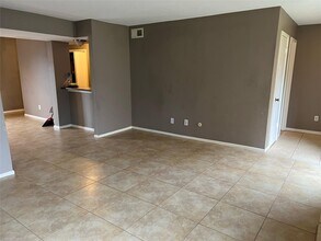 84 W Park West Dr in Houston, TX - Building Photo - Building Photo