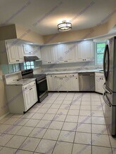 2006 S Race St in Urbana, IL - Foto de edificio - Building Photo