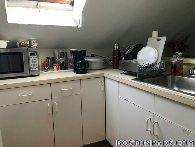 8 Webley St