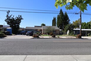 682 N Cambridge St in Orange, CA - Building Photo