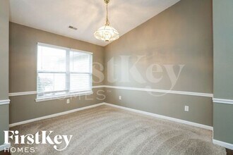 19209 Prairie Crossing Dr in Noblesville, IN - Building Photo - Building Photo