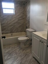 1201 SW 42nd Ave, Unit 220 in Miami, FL - Building Photo - Building Photo