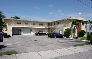 Wallace Apartments in North Miami, FL - Building Photo