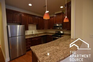 5140 N Clark St in Chicago, IL - Building Photo