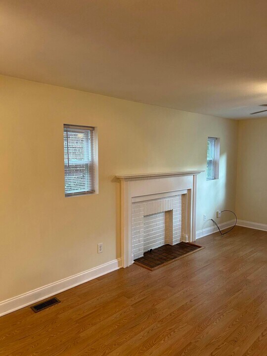 110 W Tulane Rd in Columbus, OH - Building Photo