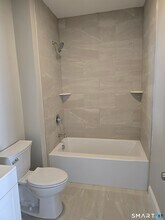 775 Main St in Torrington, CT - Foto de edificio - Building Photo