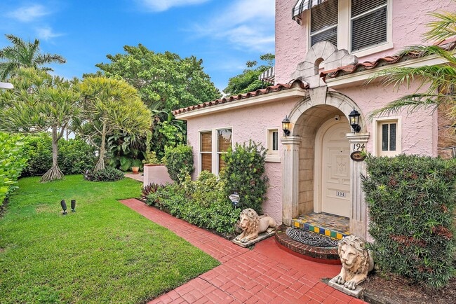 194 Almeria Rd in West Palm Beach, FL - Building Photo - Building Photo