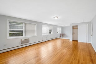183 Barker St in Hartford, CT - Building Photo