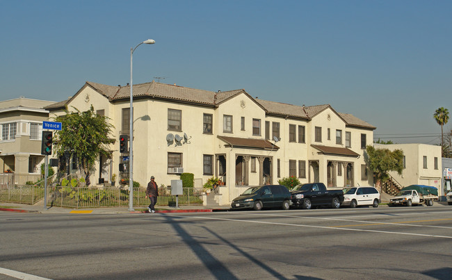 1556 6th Ave in Los Angeles, CA - Foto de edificio - Building Photo