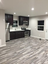 14260 McCormick St in Van Nuys, CA - Building Photo - Building Photo