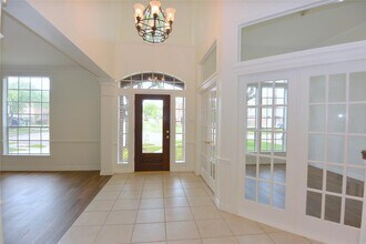 5902 Indian Hills Ln in Sugar Land, TX - Building Photo - Building Photo