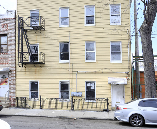 2501 Cambreleng Ave in Bronx, NY - Building Photo - Building Photo