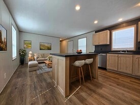 52436 Winston Ct in Chesterfield, MI - Building Photo