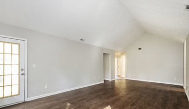 1088 Helmer Rd in Riverdale, GA - Building Photo - Building Photo