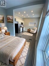 70 Victoria Ave S in Hamilton, ON - Building Photo - Building Photo