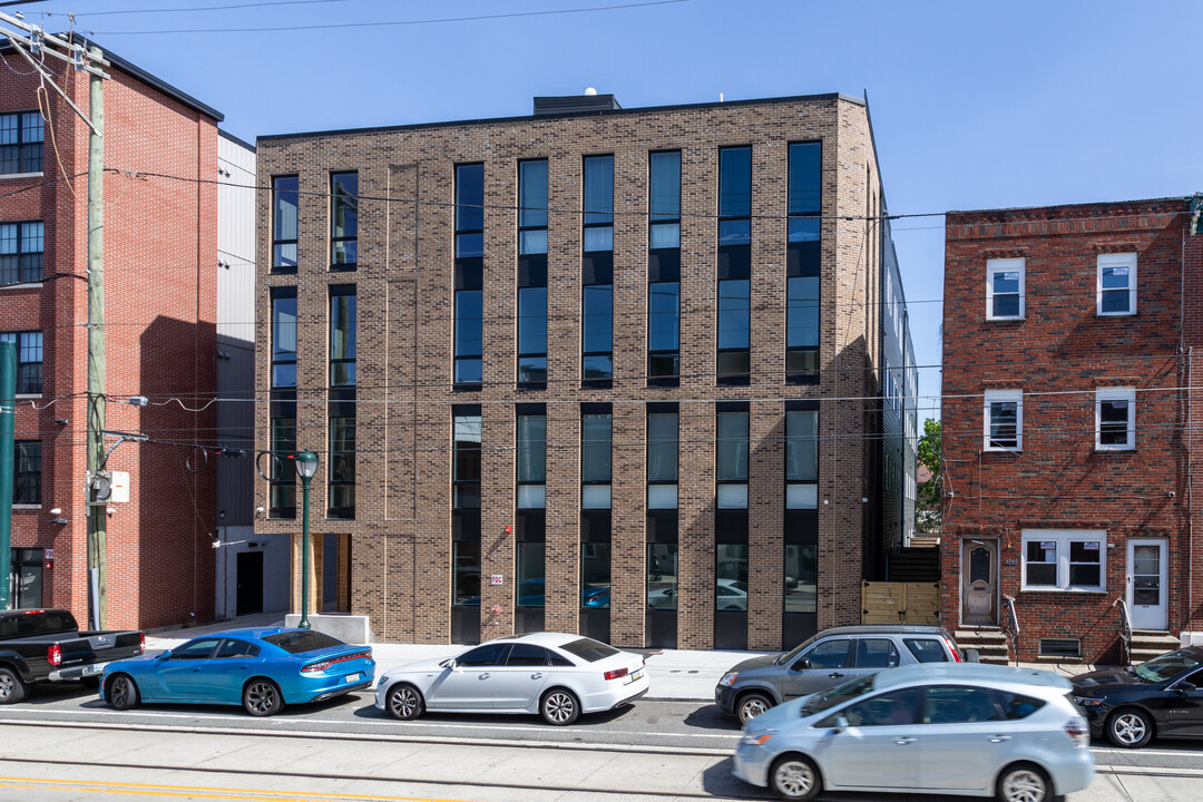 Theatre Place in Philadelphia, PA - Building Photo