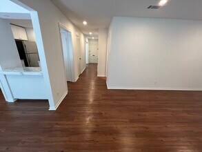 1287 Roaring Springs Rd, Unit 1287 in Fort Worth, TX - Building Photo - Building Photo