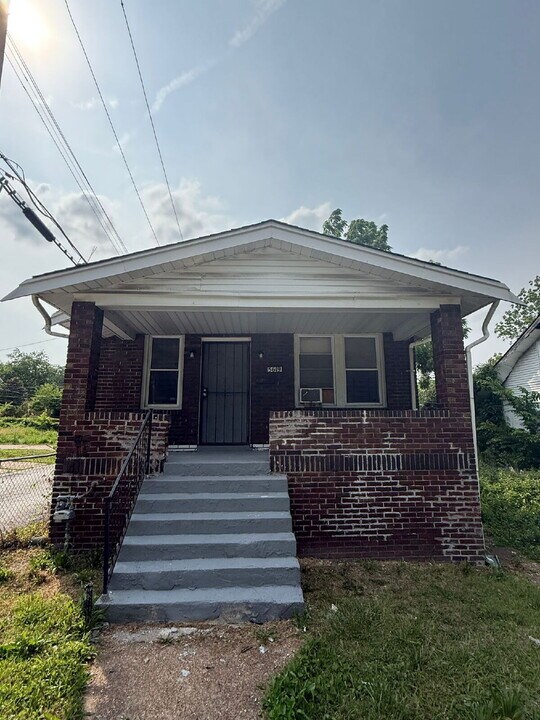 5619 Park Ln in St. Louis, MO - Building Photo