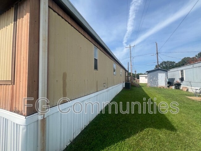 1957 Cloverdale Cir in Gastonia, NC - Building Photo - Building Photo