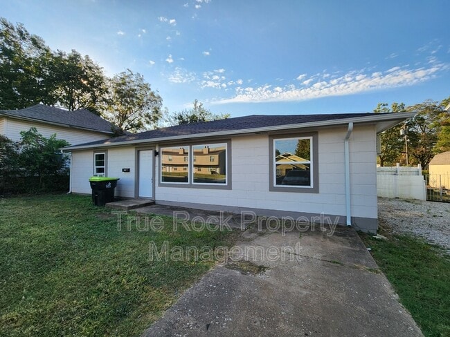 property at 519 E 14th St